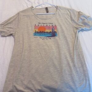 Ladies Fitted Empire State Building Graphic Tee 2X (runs small)